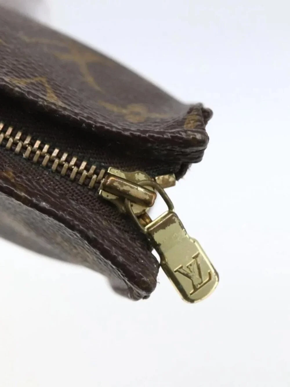 LOUIS VUITTON Monogram Poche Toilette 15 Pouch M47546 LV Auth fm5107